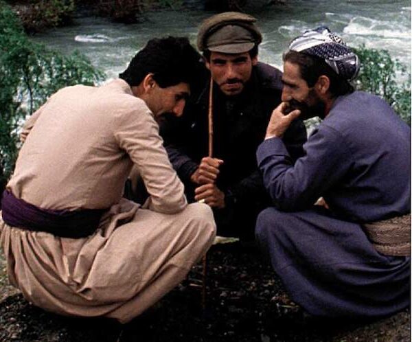 „Zielone migdały, czyli po co światu Kurdowie”